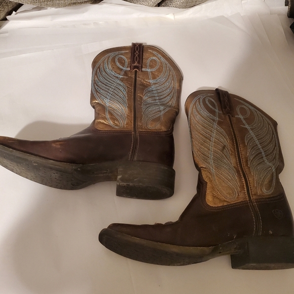ARIAT ROUNDUP LEATHER WOMEN PULL ON COWBOY BOOT WIDE CALF. brown Gold Turquise. - Picture 1 of 16